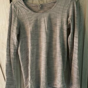 Under Armour Women's Light Gray Long Sleeve Top